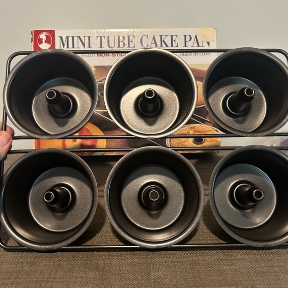 Roshco Mini Tube Cake Pan - Picture 3 of 5